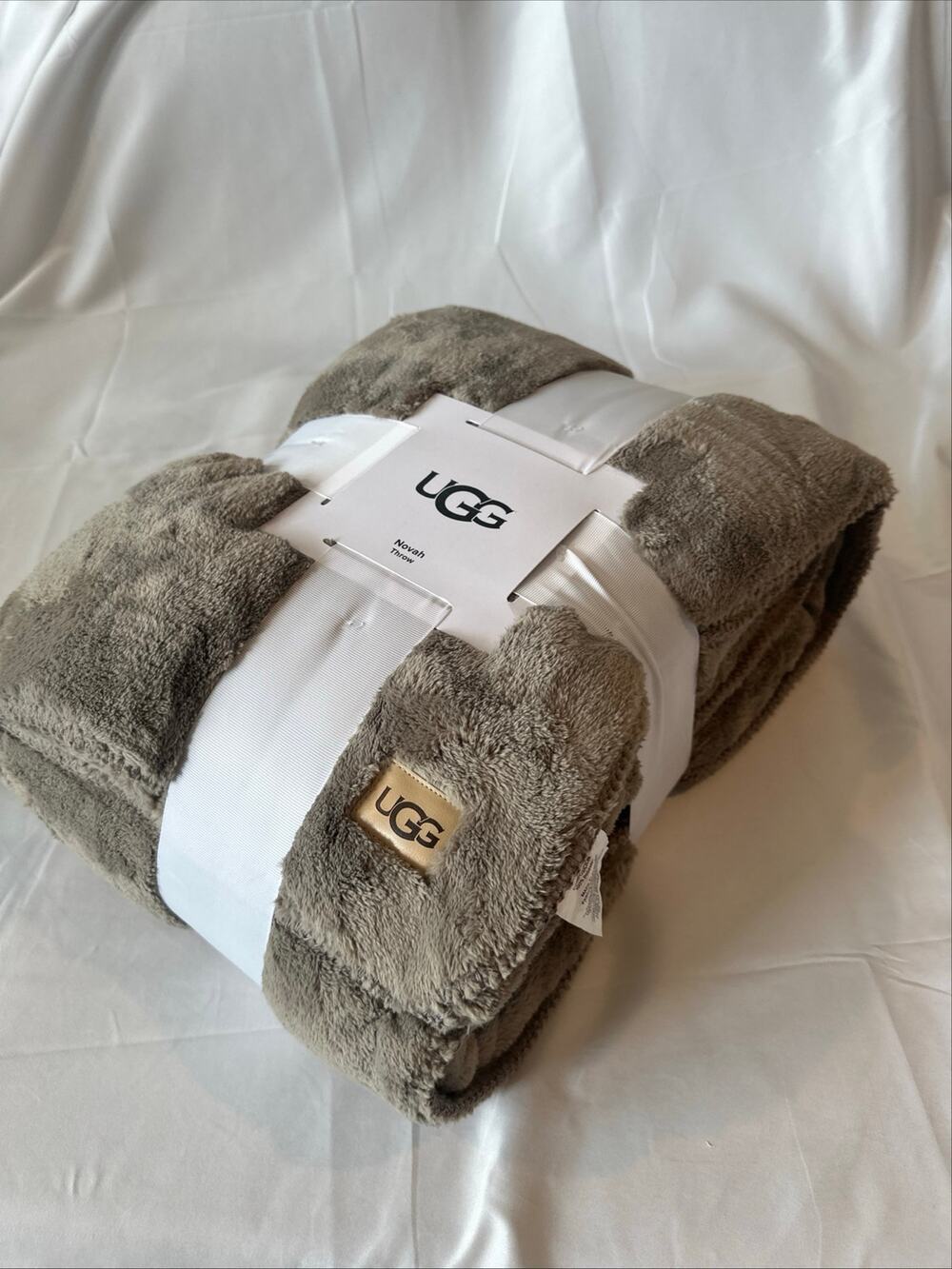 UGG Novah Throw Blanket 50x70 Light Fawn Faux Fur Plush Neutral NWT $80